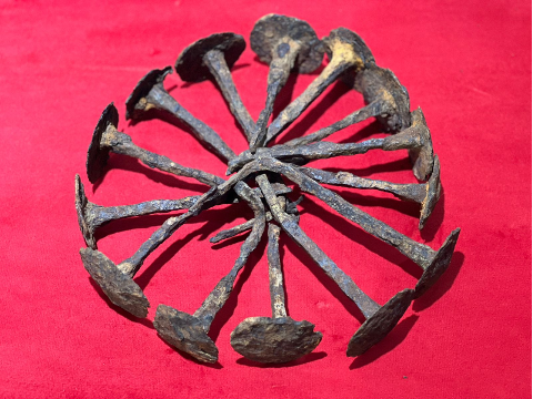 Gozhdë monumentale (shekulli IV - II BCE)